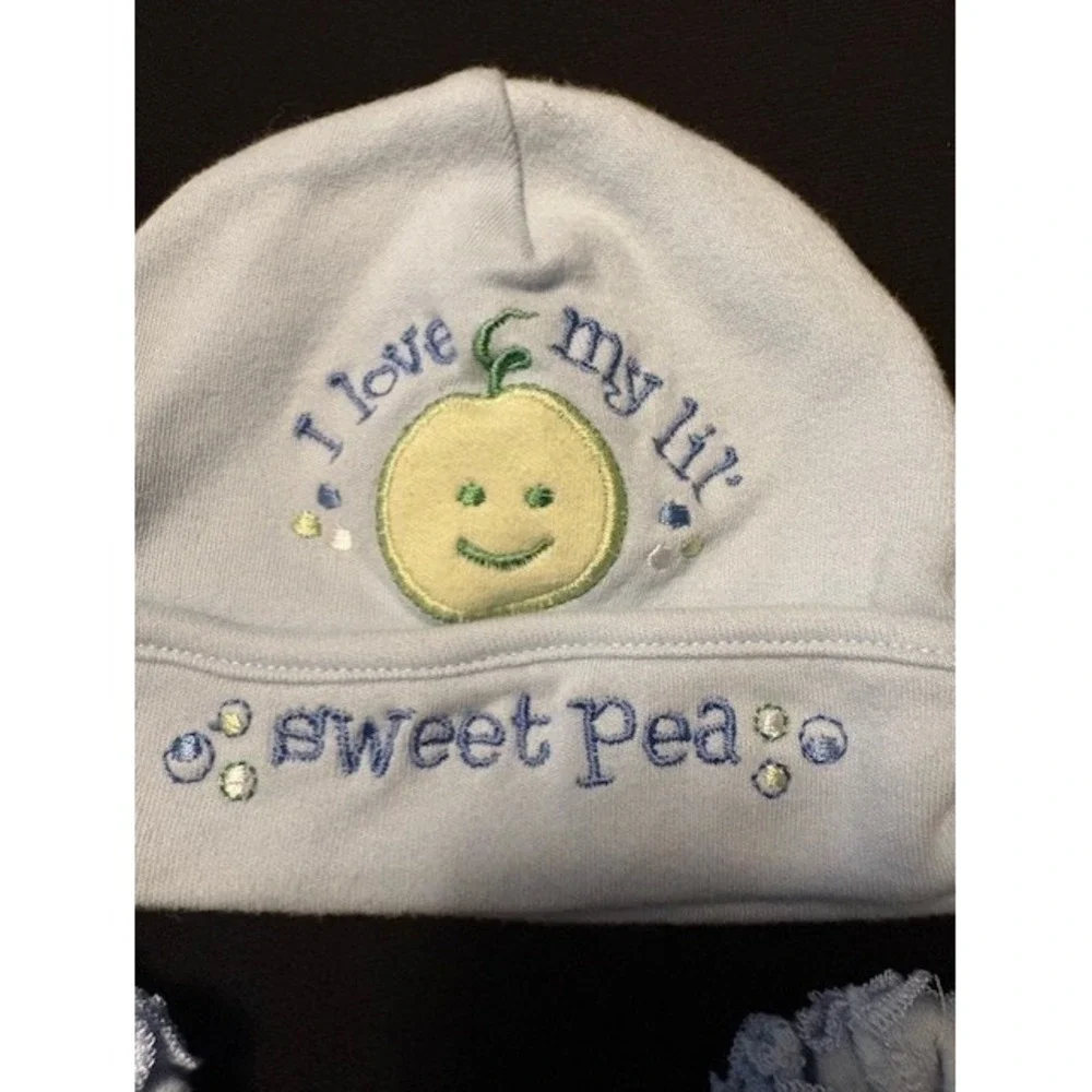 Gerber Organic light blue hat, bootie and mitten set, 0-6 months, never worn